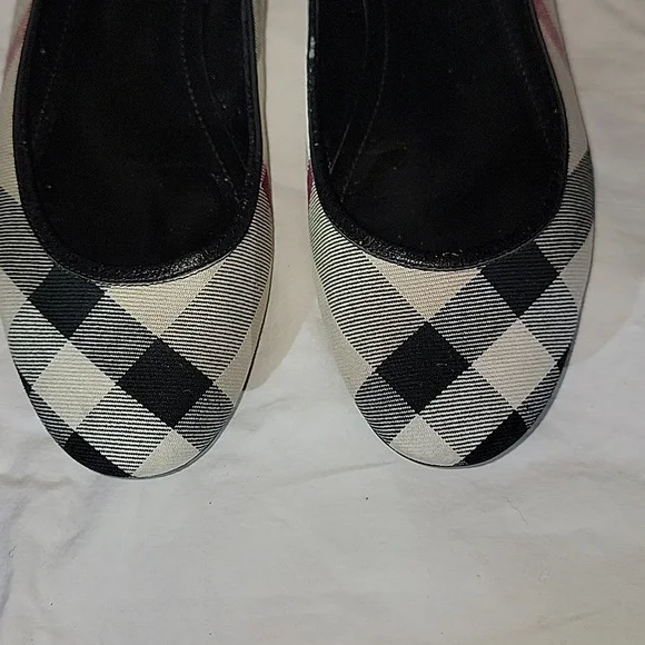 BURBERRY LOAFERS/BALLERINA SLIPPERS FOR WOMEN U.S. Size 7 (37). - Picture 3 of 10